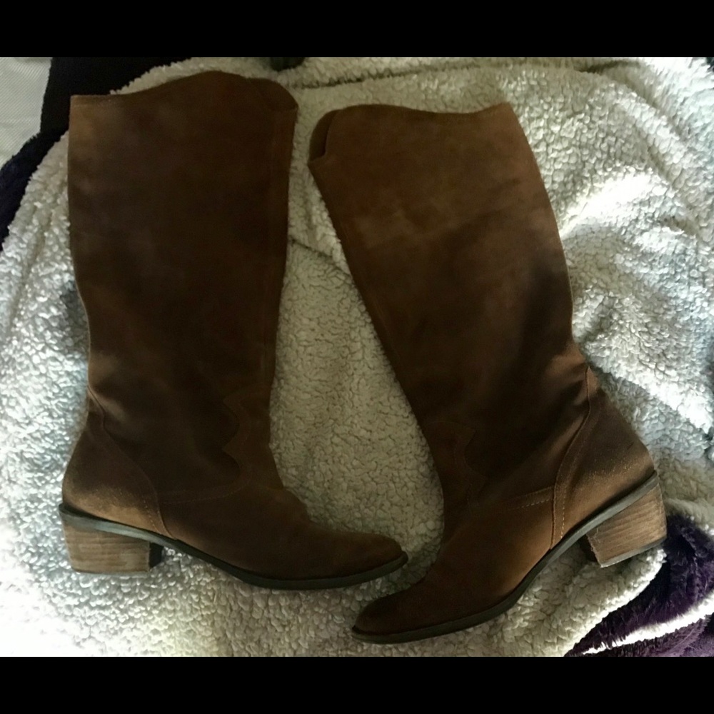 Size 10 Naughty Monkey brown boots